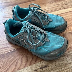 Altra Lone Peak 4
